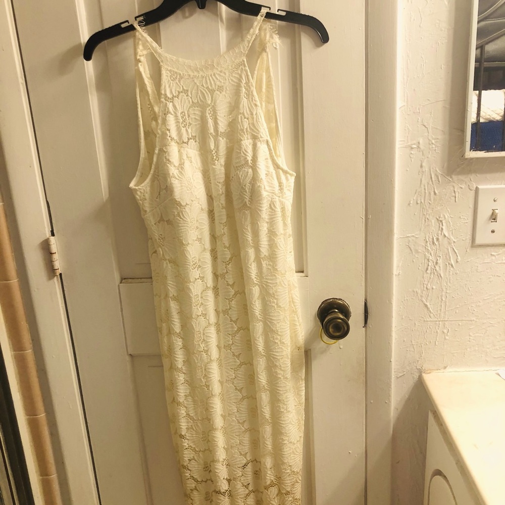 Lace fitted dress
